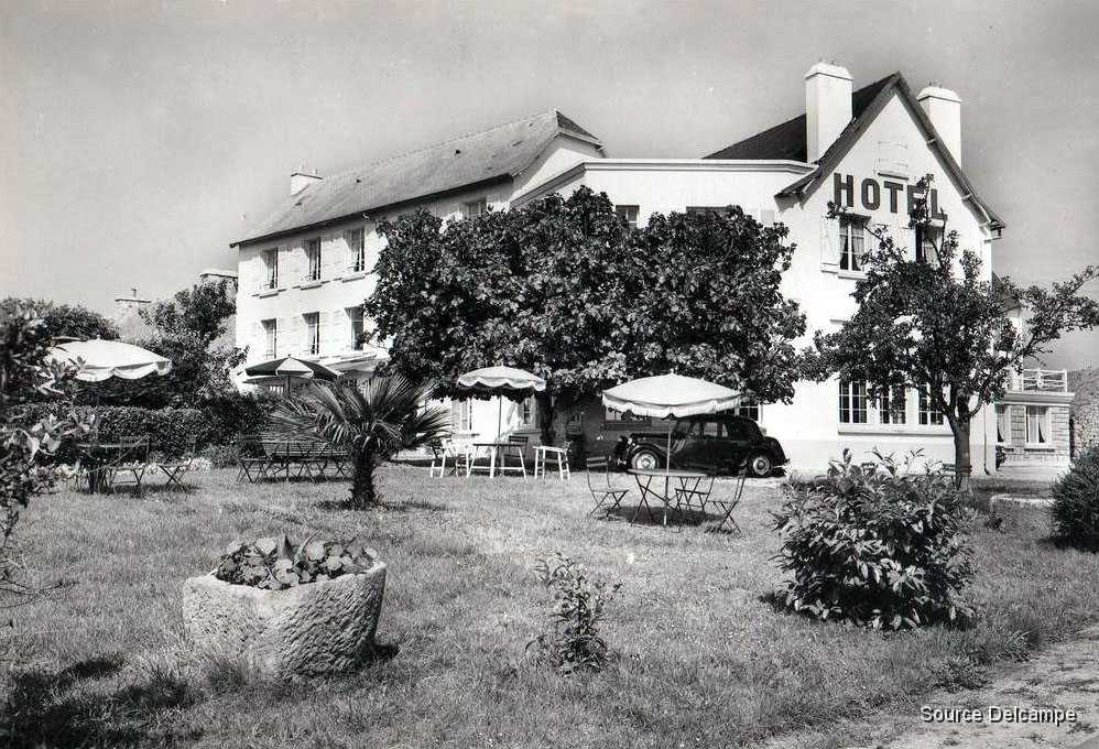 29 Morgat Hotel Julia.jpg